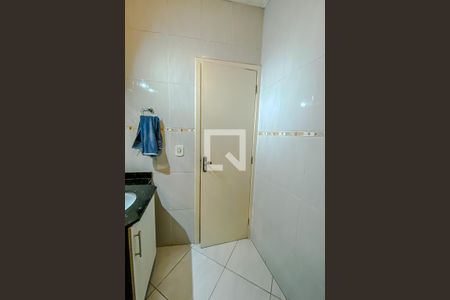 Casa à venda com 135m², 4 quartos e 4 vagas Casa à venda com 135m², 4 quartos e 4 vagasBanheiro