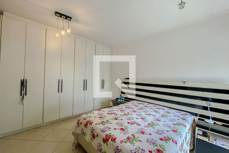Casa à venda com 135m², 4 quartos e 4 vagas Casa à venda com 135m², 4 quartos e 4 vagasSuite
