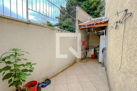 Casa à venda com 135m², 4 quartos e 4 vagas Casa à venda com 135m², 4 quartos e 4 vagasLavanderia