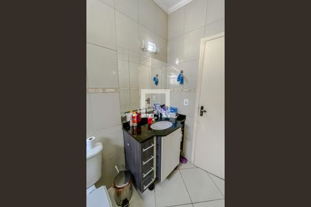 Casa à venda com 135m², 4 quartos e 4 vagas Casa à venda com 135m², 4 quartos e 4 vagasBanheiro da Suite