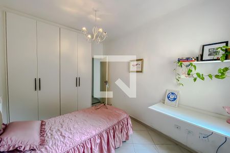 Casa à venda com 135m², 4 quartos e 4 vagas Casa à venda com 135m², 4 quartos e 4 vagasQuarto