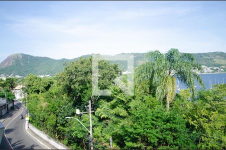 Casa à venda com 1800m², 7 quartos e 3 vagasVista