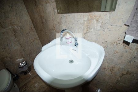 Casa à venda com 1800m², 7 quartos e 3 vagasBanheiro da Suíte