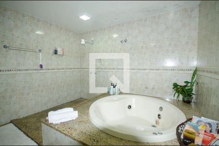 Casa à venda com 1800m², 7 quartos e 3 vagasBanheiro da Suíte 3