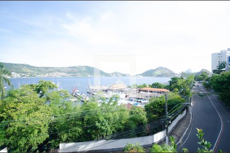 Casa à venda com 1800m², 7 quartos e 3 vagasVista