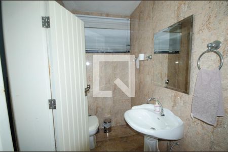 Casa à venda com 1800m², 7 quartos e 3 vagasBanheiro da Suíte