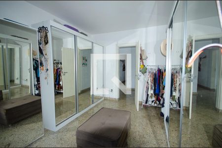 Casa à venda com 1800m², 7 quartos e 3 vagasCloset