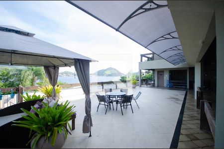 Casa à venda com 1800m², 7 quartos e 3 vagasÁrea Externa