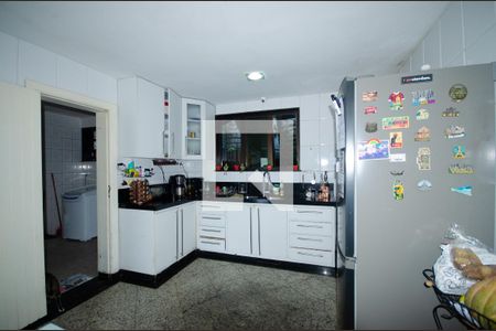 Casa à venda com 1800m², 7 quartos e 3 vagasCozinha