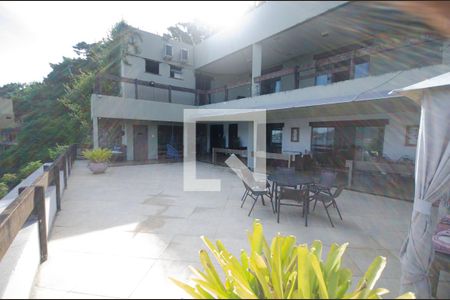 Casa à venda com 1800m², 7 quartos e 3 vagasÁrea Externa