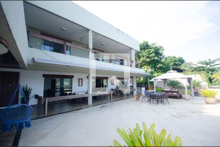 Casa à venda com 1800m², 7 quartos e 3 vagasÁrea Externa