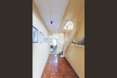 Casa à venda com 165m², 3 quartos e sem vaga Casa à venda com 165m², 3 quartos e sem vagaCorredor