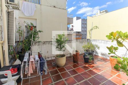 Casa à venda com 165m², 3 quartos e sem vaga Casa à venda com 165m², 3 quartos e sem vagaVaranda