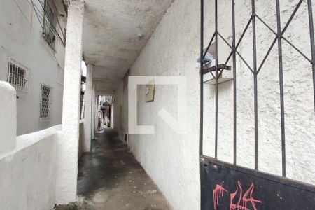 Studio para alugar com 25m², 1 quarto e sem vaga Studio para alugar com 25m², 1 quarto e sem vagaCorredor entrada vila