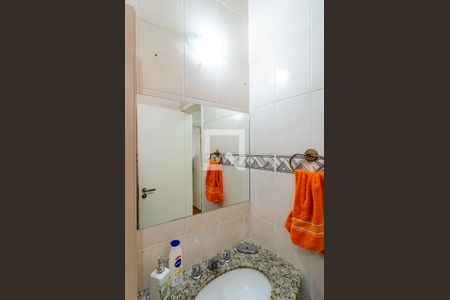 Casa à venda com 94m², 2 quartos e 2 vagasBanheiro Social