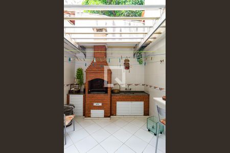 Casa à venda com 94m², 2 quartos e 2 vagasChurrasqueira