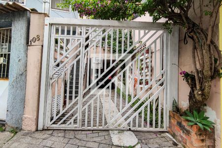 Casa à venda com 94m², 2 quartos e 2 vagasFachada