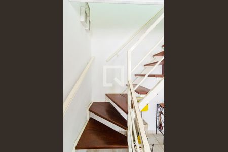 Escadas de casa à venda com 2 quartos, 94m² em Vila da Saúde, São Paulo