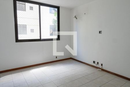 Apartamento à venda com 120m², 3 quartos e 2 vagasSuíte