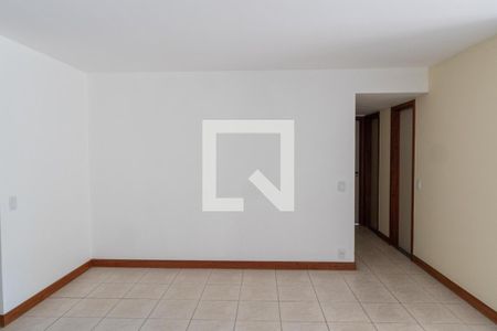 Sala  de apartamento à venda com 3 quartos, 120m² em Maceió, Niterói