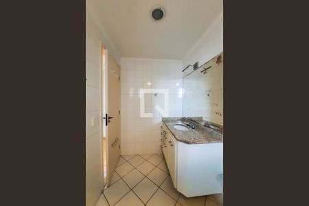 Apartamento à venda com 130m², 3 quartos e 3 vagasBanheiro da Suíte 1