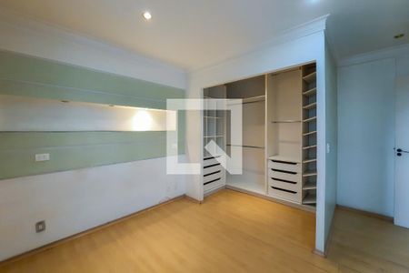 Apartamento à venda com 130m², 3 quartos e 3 vagasSuíte 1