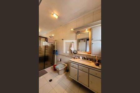 Casa à venda com 237m², 4 quartos e 2 vagasBanheiro da Suíte