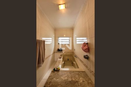 Casa à venda com 237m², 4 quartos e 2 vagasBanheiro da Suíte