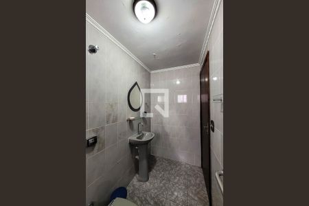 Casa à venda com 237m², 4 quartos e 2 vagasBanheiro casa de hospedes