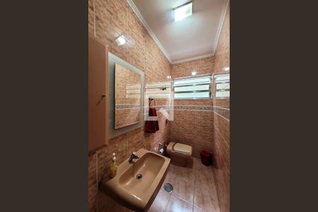 Casa à venda com 237m², 4 quartos e 2 vagasLavabo