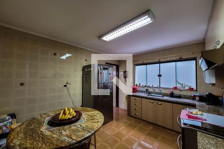 Casa à venda com 237m², 4 quartos e 2 vagasCozinha