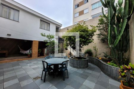 Casa à venda com 237m², 4 quartos e 2 vagasQuintal