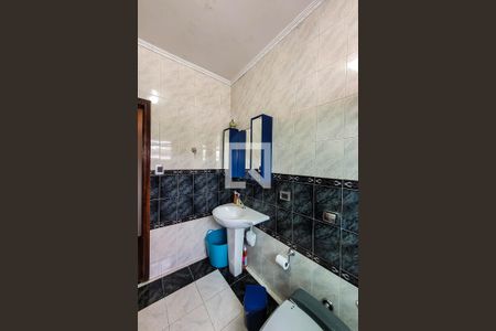 Casa à venda com 237m², 4 quartos e 2 vagasBanheiro Social