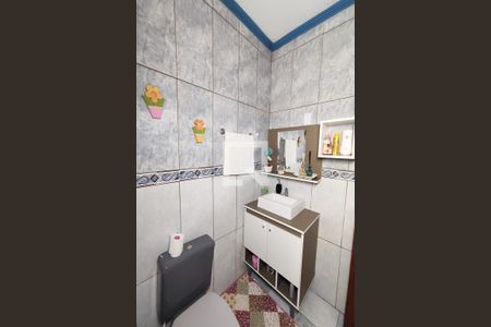 Casa à venda com 141m², 2 quartos e 2 vagas Casa à venda com 141m², 2 quartos e 2 vagasBanheiro