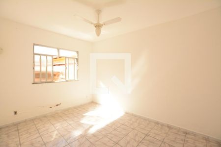 Quarto de casa para alugar com 2 quartos, 45m² em Vaz Lobo, Rio de Janeiro