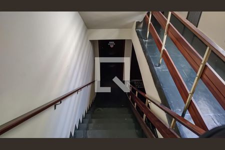 Apartamento à venda com 50m², 1 quarto e 1 vagaEscada