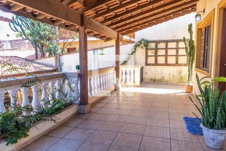 Casa para alugar com 522m², 5 quartos e 6 vagas Casa para alugar com 522m², 5 quartos e 6 vagasVaranda - casa 2