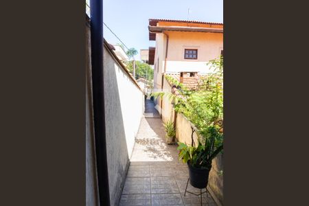 Casa para alugar com 522m², 5 quartos e 6 vagas Casa para alugar com 522m², 5 quartos e 6 vagasCorredor