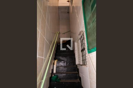 Apartamento à venda com 80m², 2 quartos e sem vaga Apartamento à venda com 80m², 2 quartos e sem vagaEscada