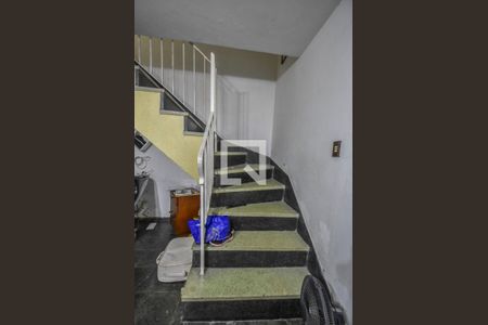 Escada de casa à venda com 2 quartos, 100m² em Jardim Cordeiro, São Paulo