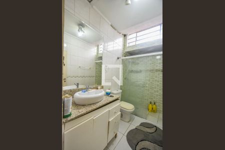 Banheiro de casa à venda com 2 quartos, 100m² em Jardim Cordeiro, São Paulo