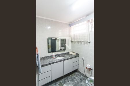 Apartamento à venda com 128m², 3 quartos e 1 vaga Apartamento à venda com 128m², 3 quartos e 1 vagaBanheiro social
