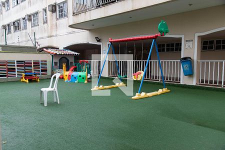 Apartamento à venda com 87m², 2 quartos e 2 vagas Apartamento à venda com 87m², 2 quartos e 2 vagasÁrea comum - playground