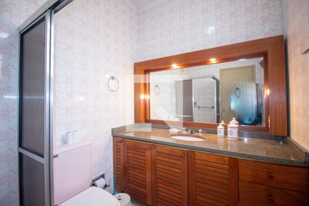 Casa para alugar com 180m², 3 quartos e 2 vagas Casa para alugar com 180m², 3 quartos e 2 vagasBanheiro