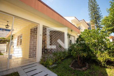 Casa para alugar com 180m², 3 quartos e 2 vagas Casa para alugar com 180m², 3 quartos e 2 vagasFachada