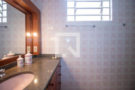 Casa para alugar com 180m², 3 quartos e 2 vagas Casa para alugar com 180m², 3 quartos e 2 vagasBanheiro