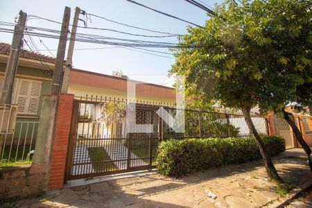 Casa para alugar com 180m², 3 quartos e 2 vagas Casa para alugar com 180m², 3 quartos e 2 vagasFachada
