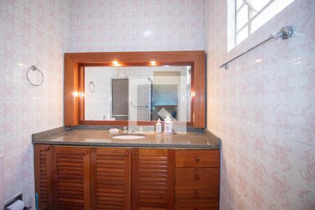 Casa para alugar com 180m², 3 quartos e 2 vagas Casa para alugar com 180m², 3 quartos e 2 vagasBanheiro