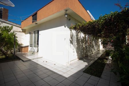 Casa para alugar com 180m², 3 quartos e 2 vagas Casa para alugar com 180m², 3 quartos e 2 vagasPátio