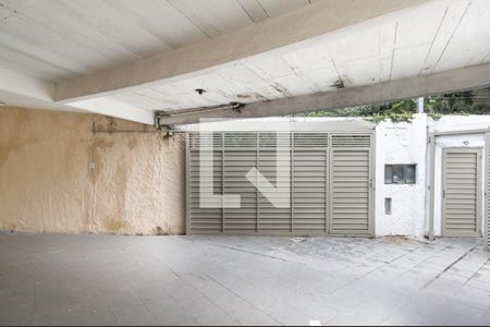 Casa à venda com 160m², 3 quartos e 4 vagas Casa à venda com 160m², 3 quartos e 4 vagasGaragem